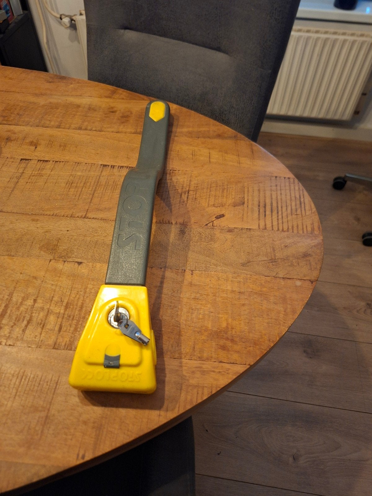 Stoplock stuurslot - Gele uitvoering, Ophalen