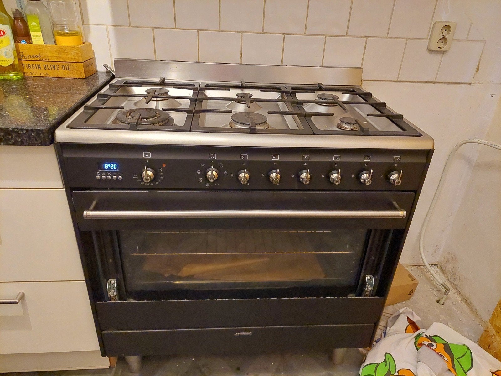 Smeg Gasfornuis met Kookplaat en Oven, Ophalen, Gebruikt, Hete lucht, 60 cm of meer