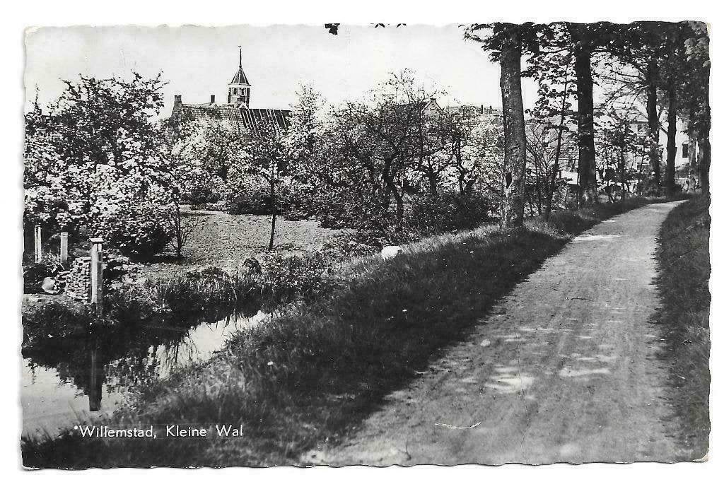 AK Willemstad - Kleine Wal, Ophalen of Verzenden, 1960 tot 1980, Gelopen, Noord-Brabant