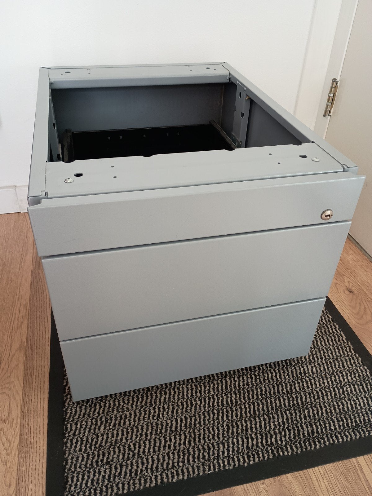 stalen ladeblok stapelbaar, Huis en Inrichting, Ophalen, Minder dan 50 cm, Zo goed als nieuw, Minder dan 100 cm