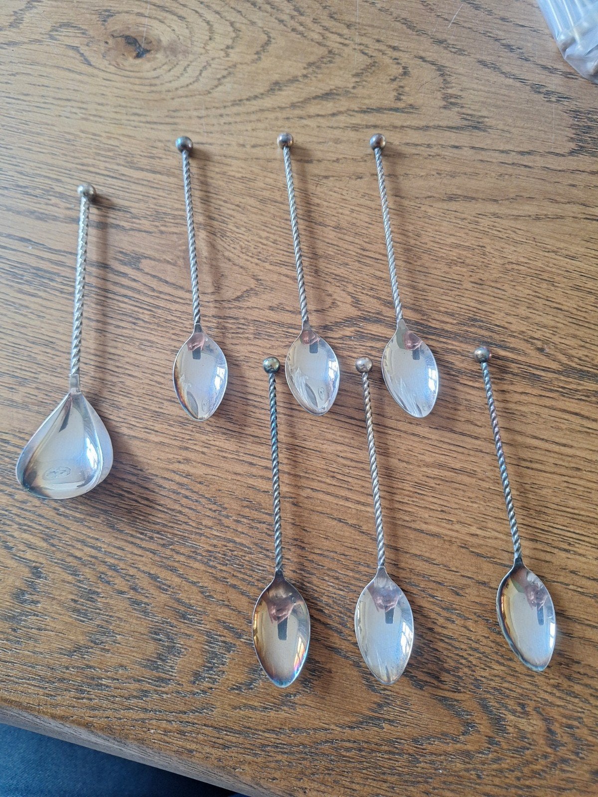 7-delige vintage 90 verzilverde set: 6 koffielepels + 1 s, Antiek en Kunst, Ophalen of Verzenden