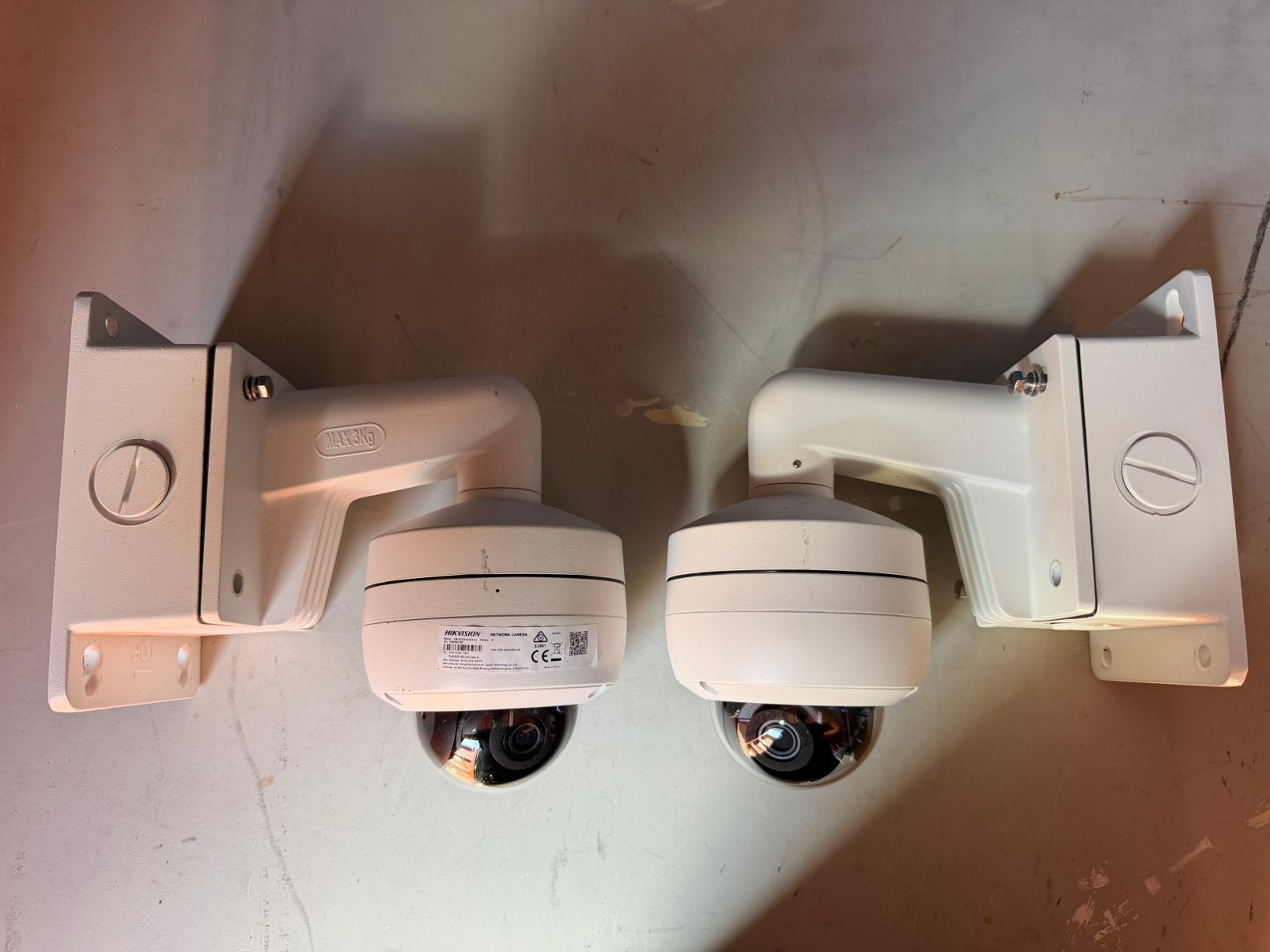 2x Hikvision DS-2CD2123G2-IU 2MP AcuSense IP-camera, Ophalen of Verzenden, Zo goed als nieuw, Buitencamera