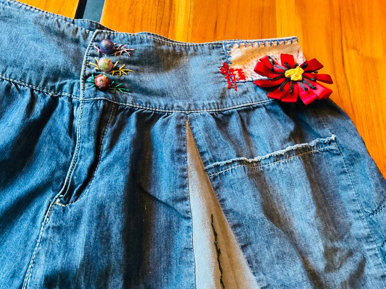 Desigual Unieke spijkerrok met patchwork en borduursels, Blauw, Maat 42/44 (L), Ophalen of Verzenden, Zo goed als nieuw