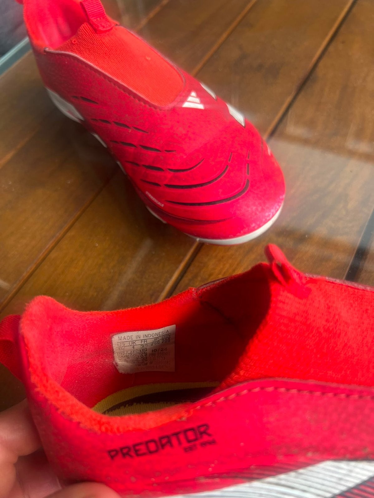 Adidas Predator voetbalschoenen rood - Maat 33, Sport en Fitness, Voetbal, Ophalen of Verzenden, Zo goed als nieuw, Schoenen