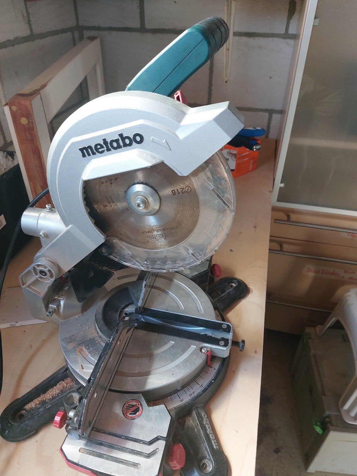 Metabo Afkortzaag KS 216, Doe-het-zelf en Verbouw, Gereedschap | Zaagmachines, Gebruikt, 600 tot 1200 watt, Ophalen of Verzenden
