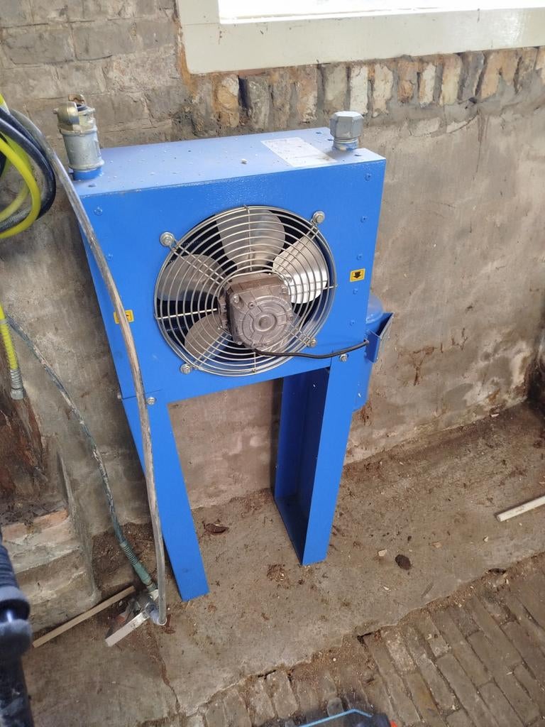 Nakoeler compressor/straalketel 230V - 2500 L/min, Doe-het-zelf en Verbouw, Compressors, 100 liter of meer, Ophalen of Verzenden
