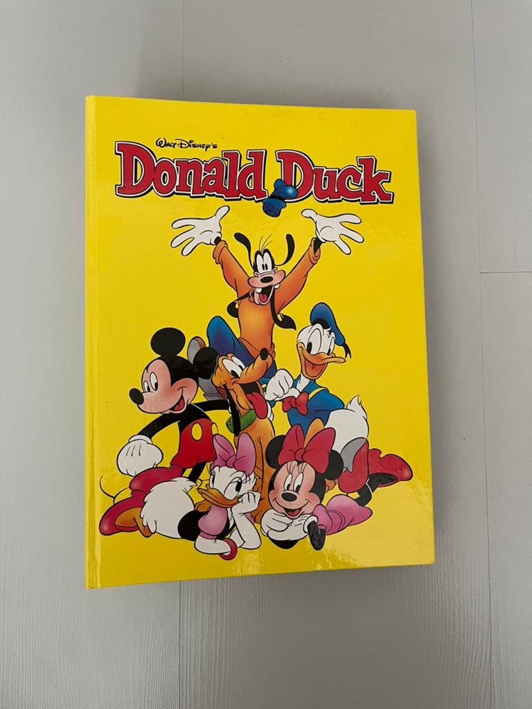 Donald Duck jaarboek 2006, Boeken, Complete serie of reeks, Ophalen of Verzenden, Gelezen