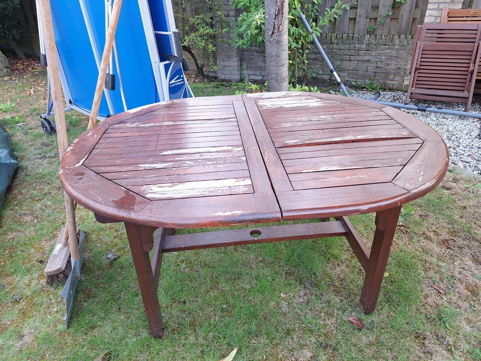 Houten tuintafel - opknapper, gratis ophalen, Tuin en Terras, Ophalen, Gebruikt, Ovaal, Hout