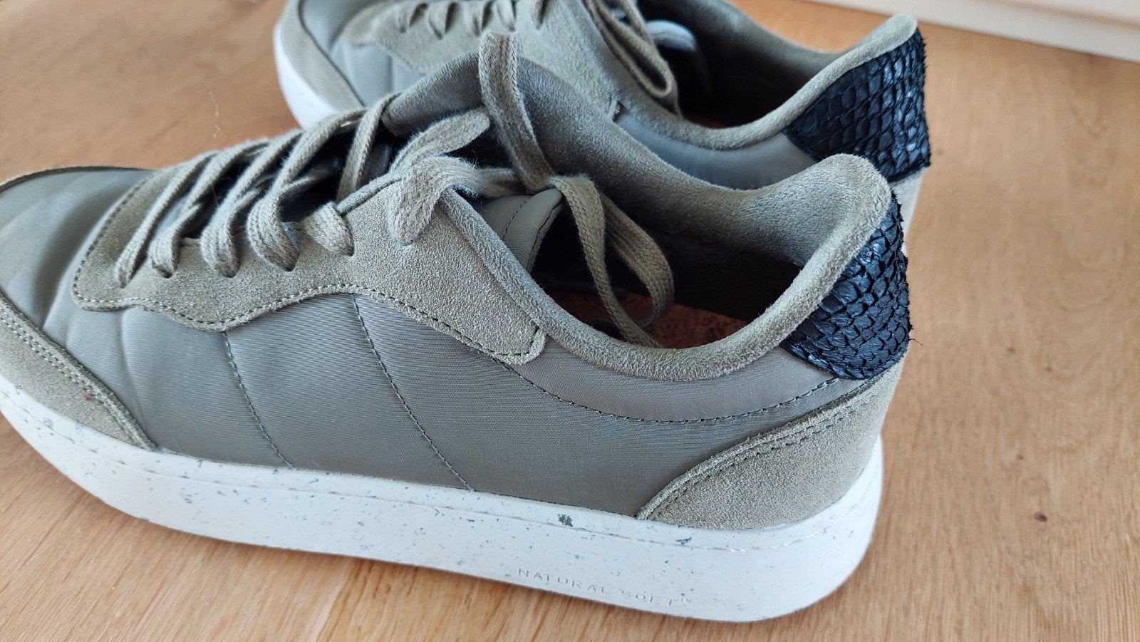 Sneakers woden groen mt 39, Ophalen of Verzenden, WODEN, Groen, Sneakers of Gympen