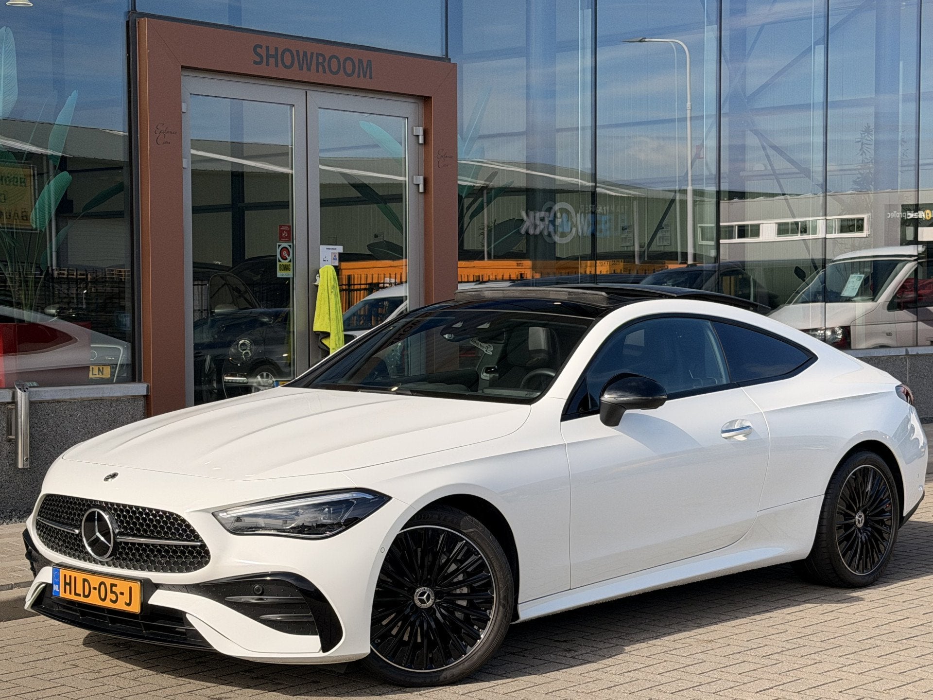 Mercedes-Benz CLE Coupé 200 AMG Line | Pano. dak | Night pa, Auto's, Automaat, Euro 6, 4 cilinders, 4 stoelen