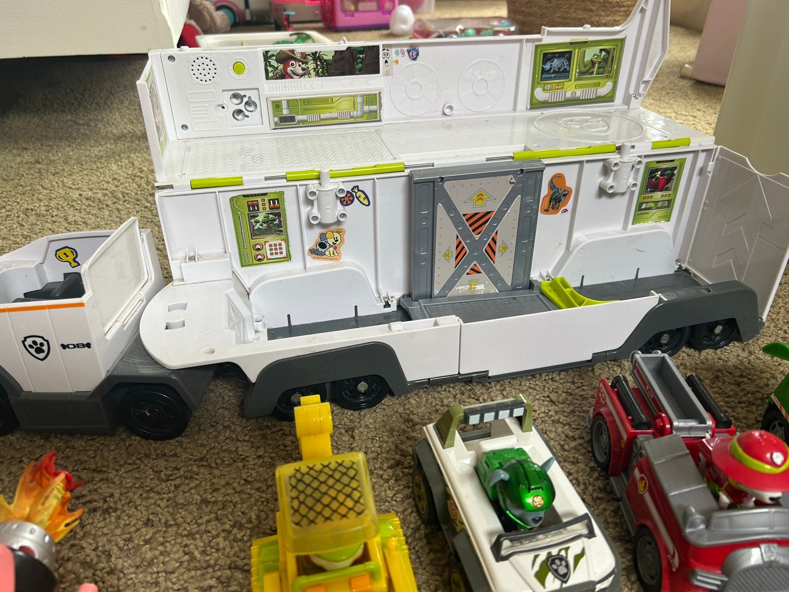 Grote Paw Patrol set met voertuigen en figuren, Kinderen en Baby's, Speelgoed | Actiefiguren, Ophalen of Verzenden, Gebruikt