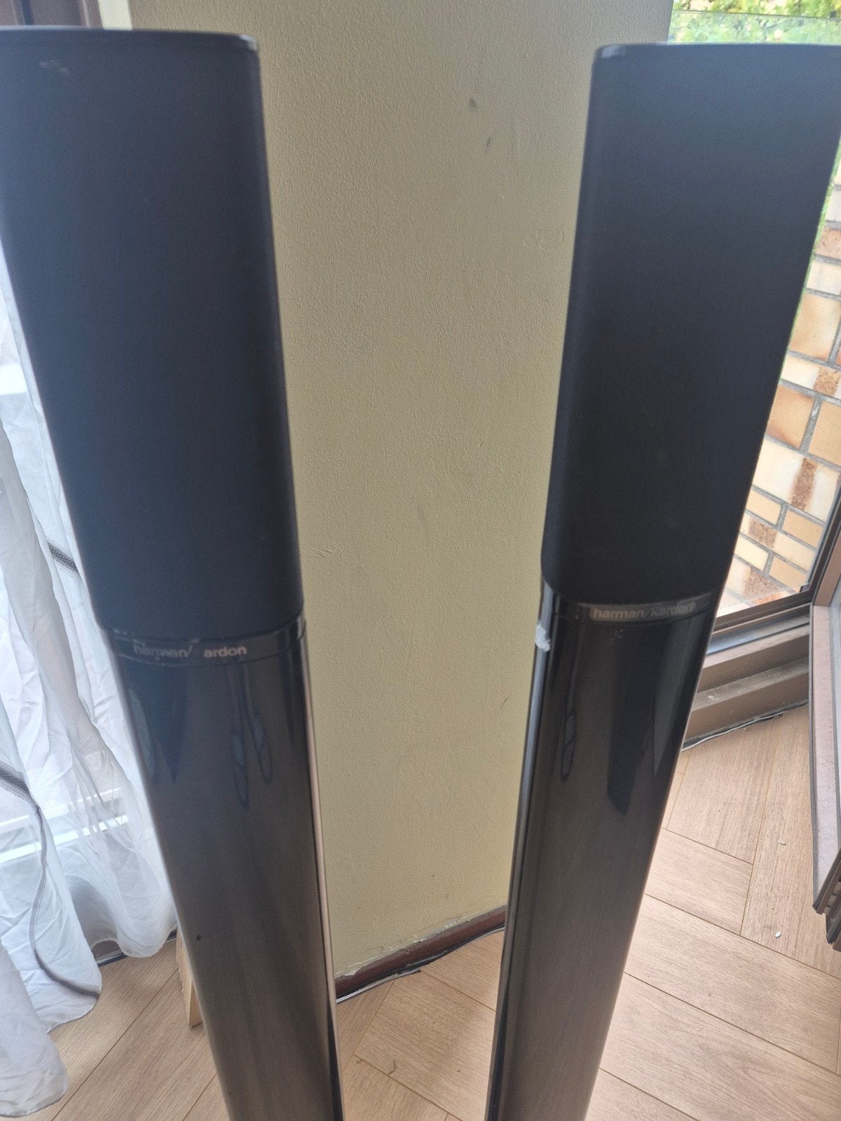Harman Kardon Speakers met Standaard (2 stuks), Ophalen, Vloerstaande luidspreker, Gebruikt, Inclusief standaarden