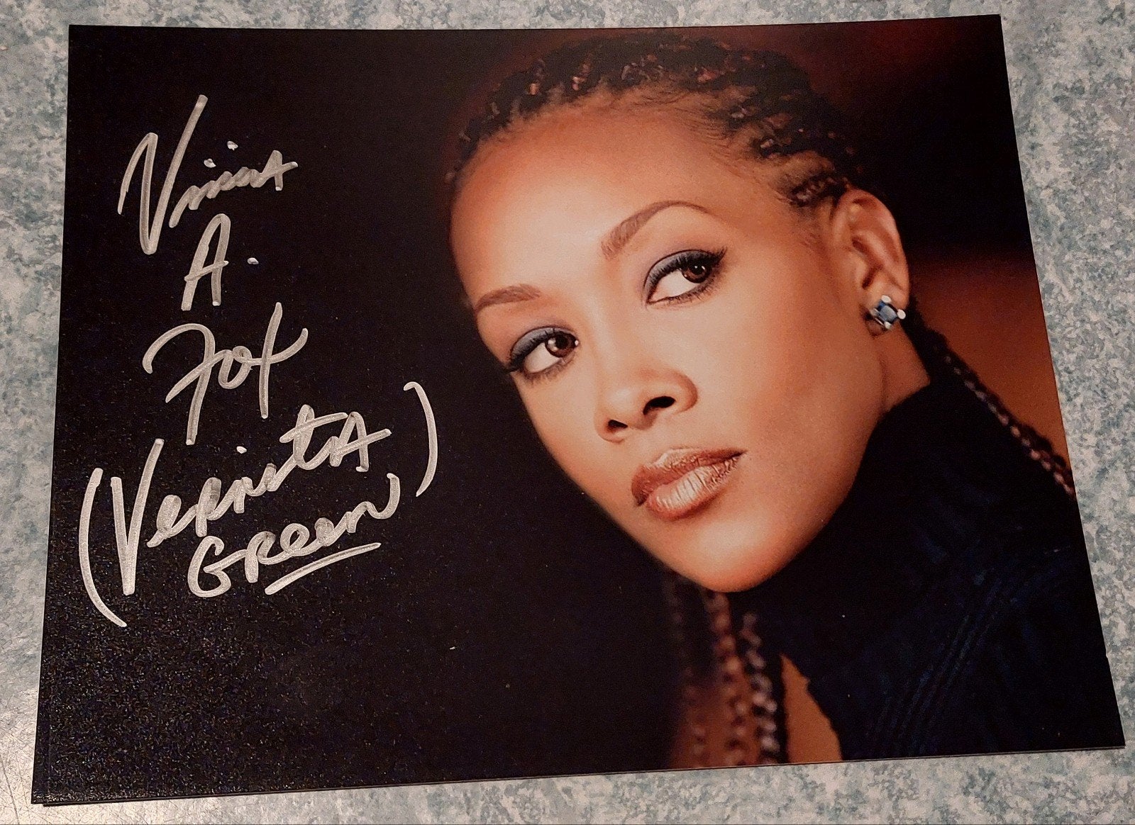 Handtekening Vivica A. Fox - Kill Bill Vernita Green, Verzamelen, Ophalen of Verzenden, Zo goed als nieuw, Foto of Kaart