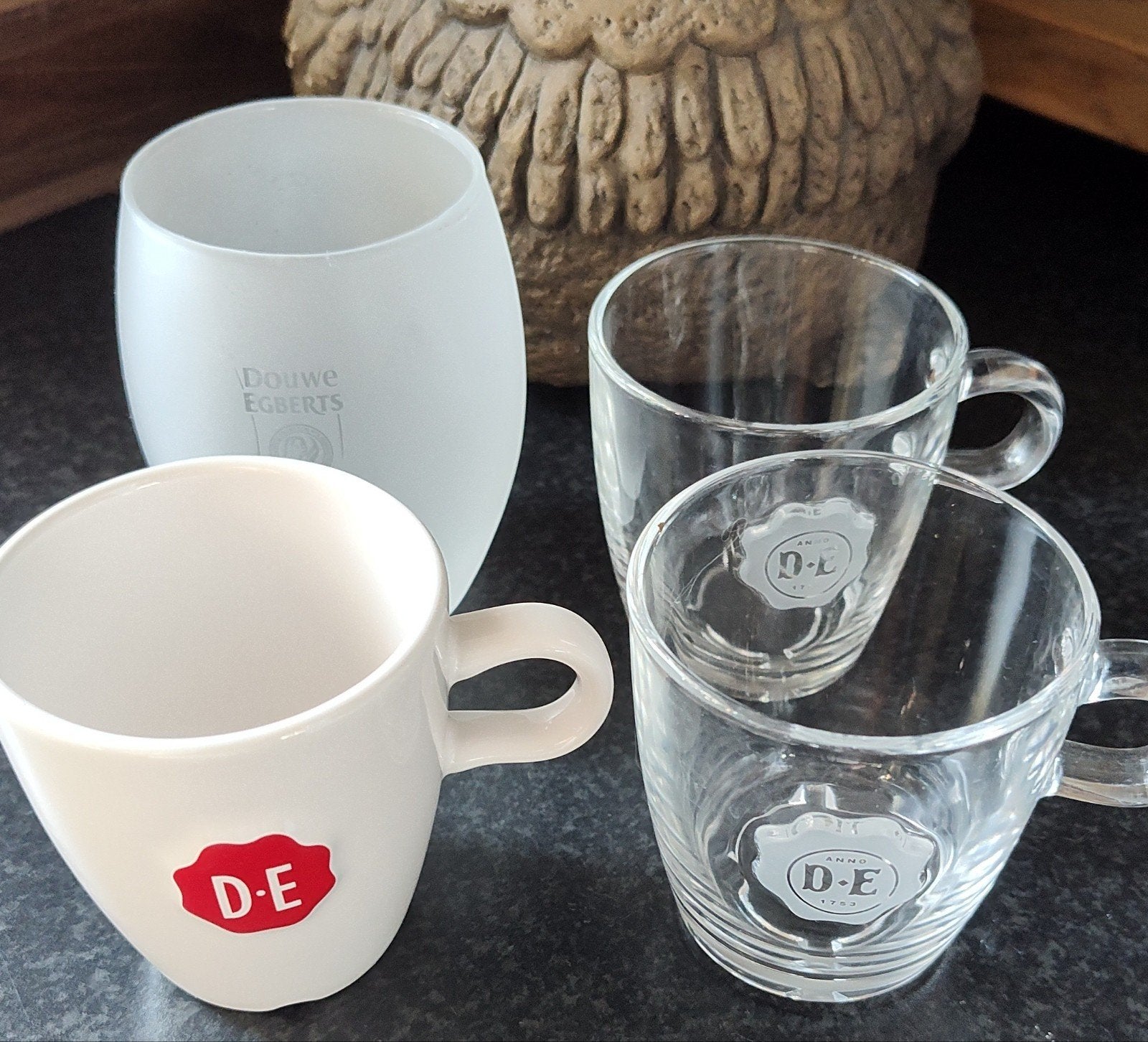 4 Douwe Egberts kopjes/glazen, Ophalen of Verzenden, Glas, Overige stijlen, Kop(pen) en/of Schotel(s)