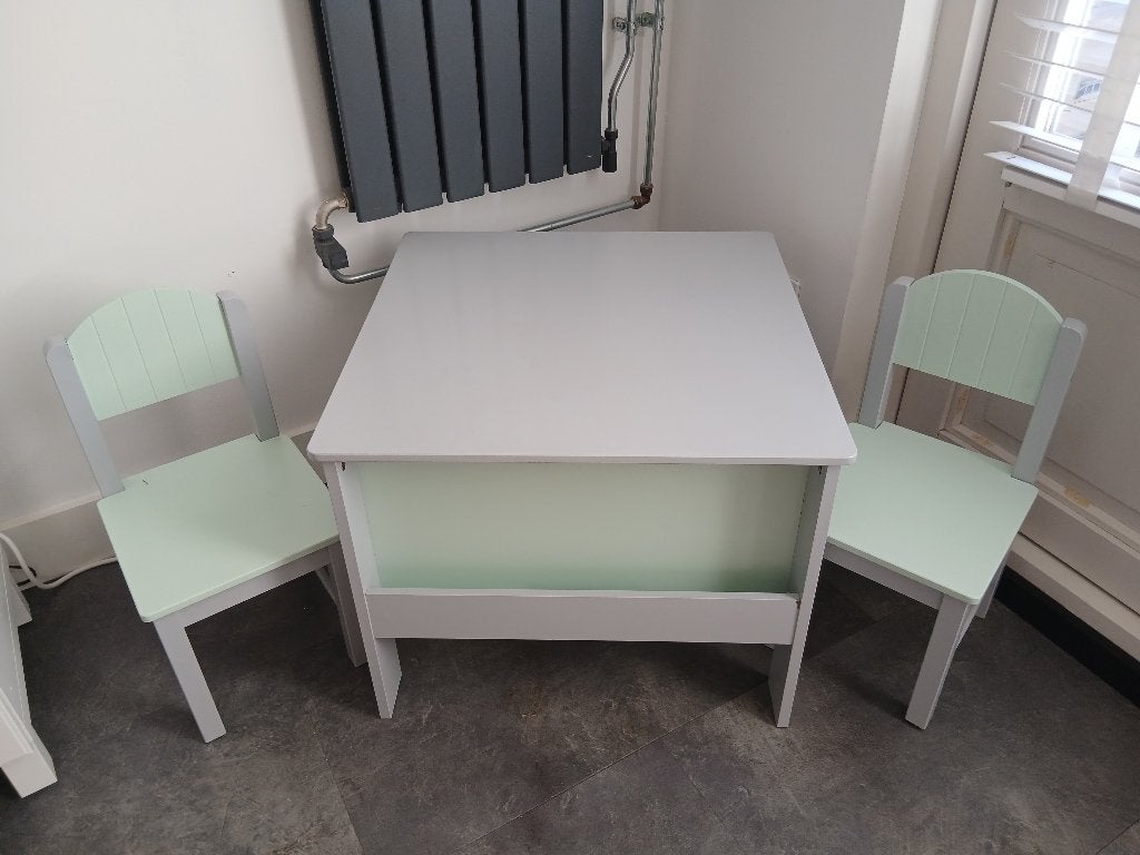 Kindertafel met 2 stoelen, Ophalen, Zo goed als nieuw, Tafel(s) en Stoel(en)
