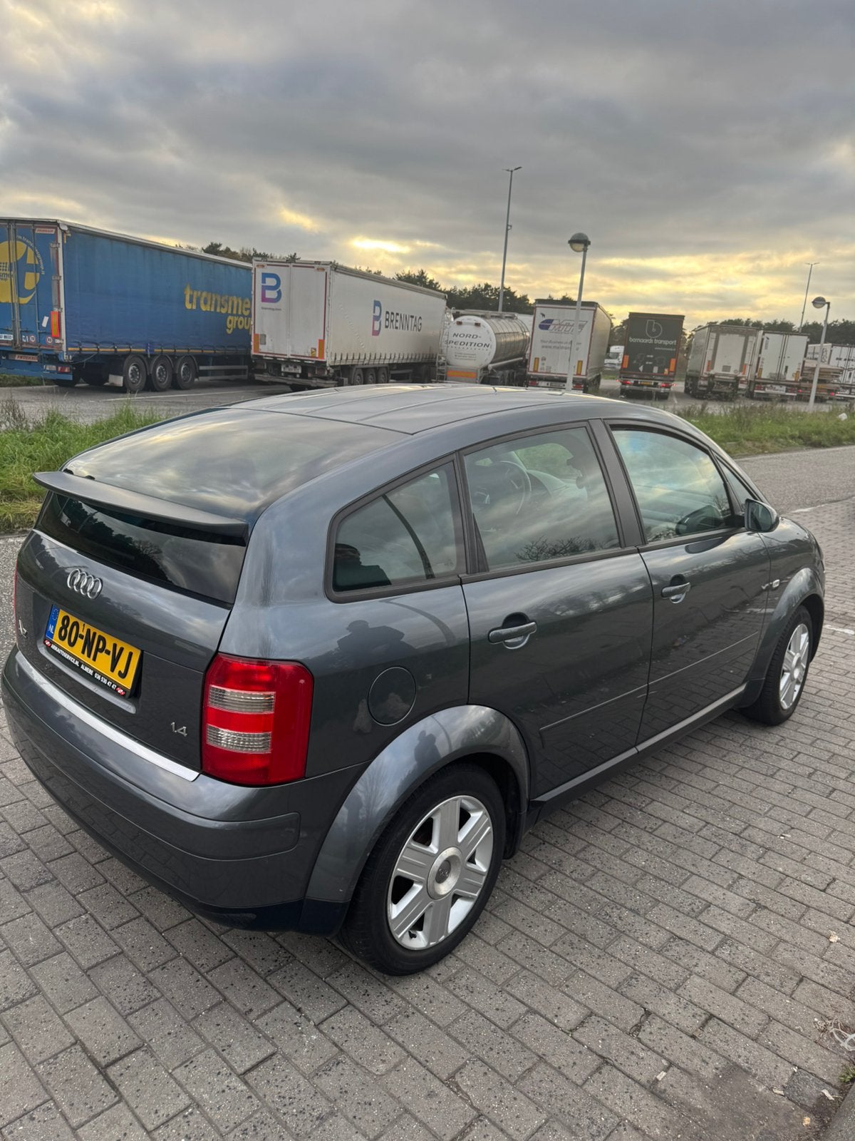 Audi A2 1.4 55KW 2004 Grijs APK 02-2027, Auto's, Audi, Voorwielaandrijving, Stof, 74 pk, 31 €/maand