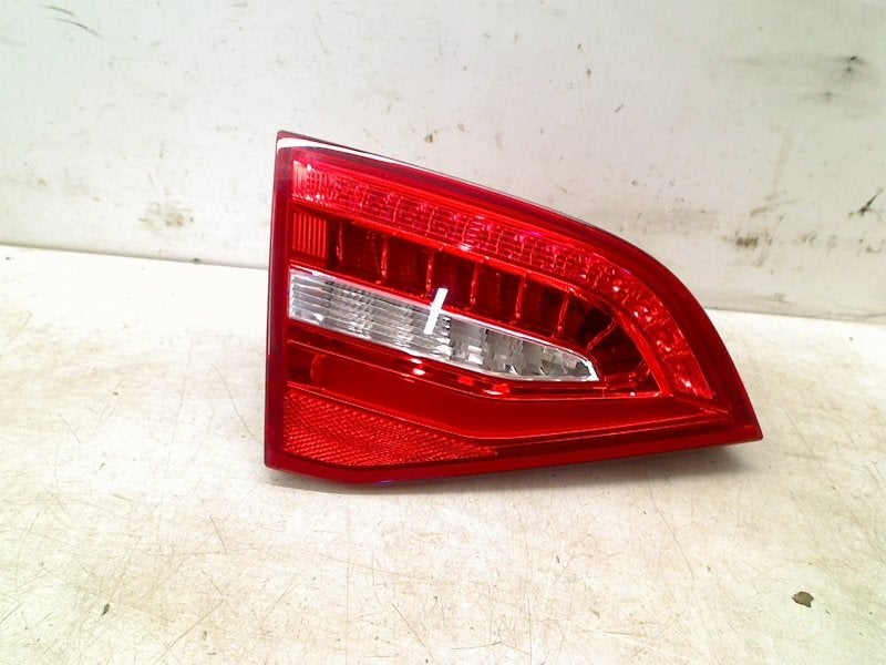 Achterlicht Links Achterklep led A4 Avant (B8) 2014, Gebruikt, Auto-Union-Straße  1, Ingolstadt 85057, , Duitsland, Info@audi.de