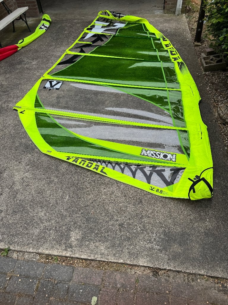 Diverse zeilen NeilPryde - Vandal - Simmer - North Sails, Ophalen, Met mast, Gebruikt, 6.5 m² tot 8 m²