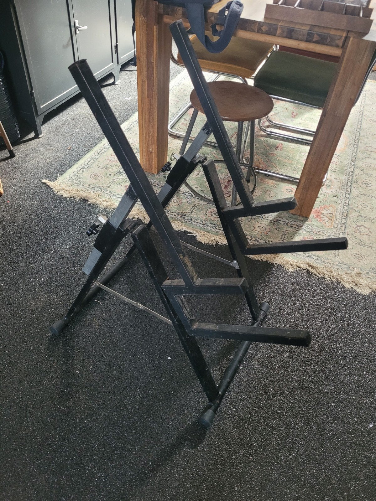 Heavy Duty opvouwbare versterkerstandaard, Ophalen, Gebruikt, Instrumentstandaard, Gitaar