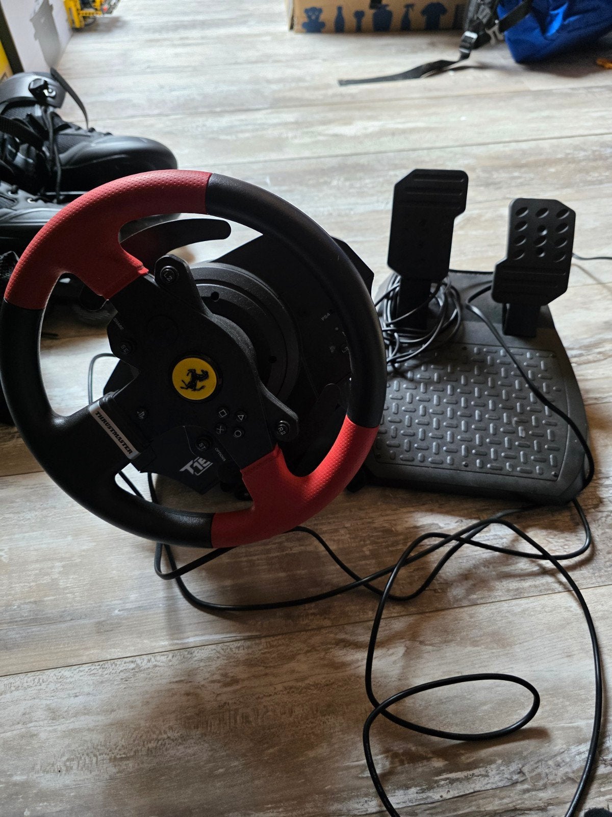 Thrustmaster T150 Ferrari Editie Zo goed als nieuw, Ophalen of Verzenden, Overige merken, Zo goed als nieuw