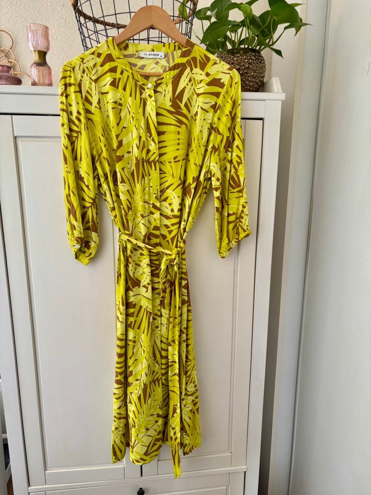 In Shape viscose jurk maat M, Kleding | Dames, Jurken, Maat 38/40 (M), Geel, Ophalen of Verzenden, Zo goed als nieuw