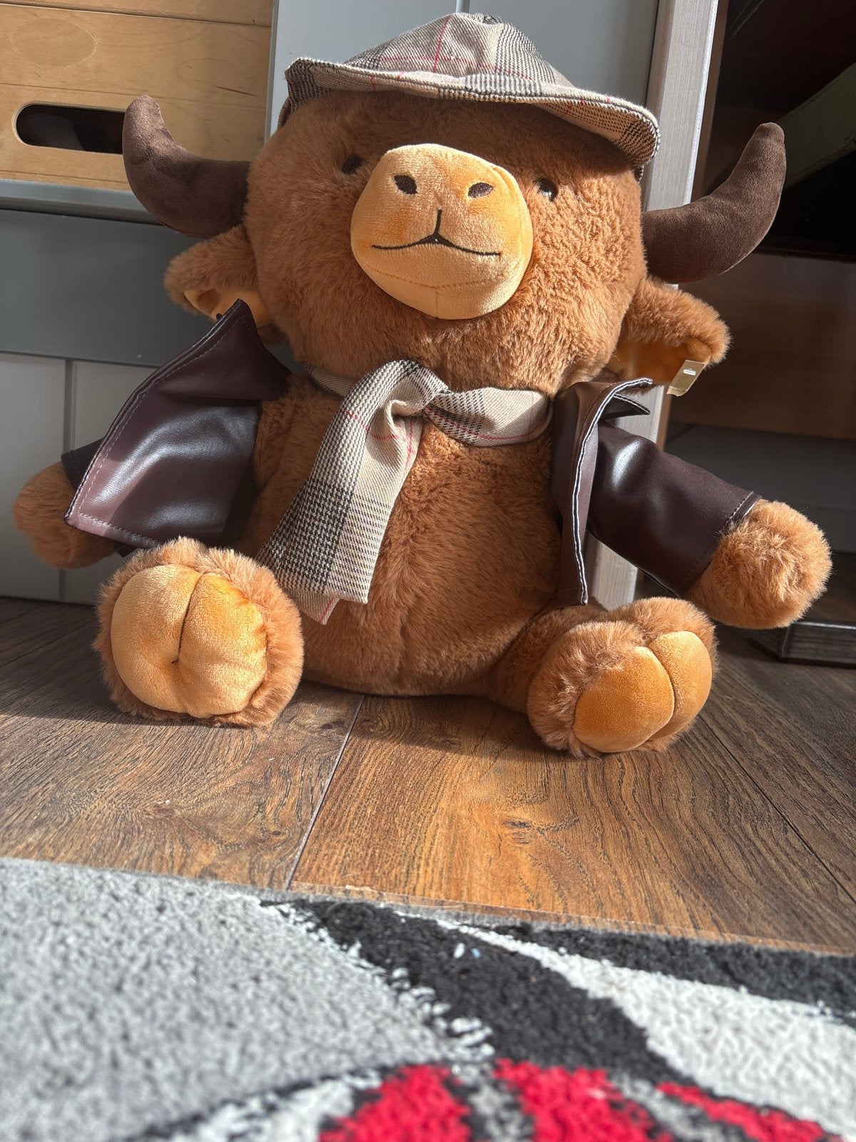 Schattige knuffel stier met jasje en hoedje, Ophalen, Overige typen, Zo goed als nieuw, Middelgroot (20 tot 80 cm)