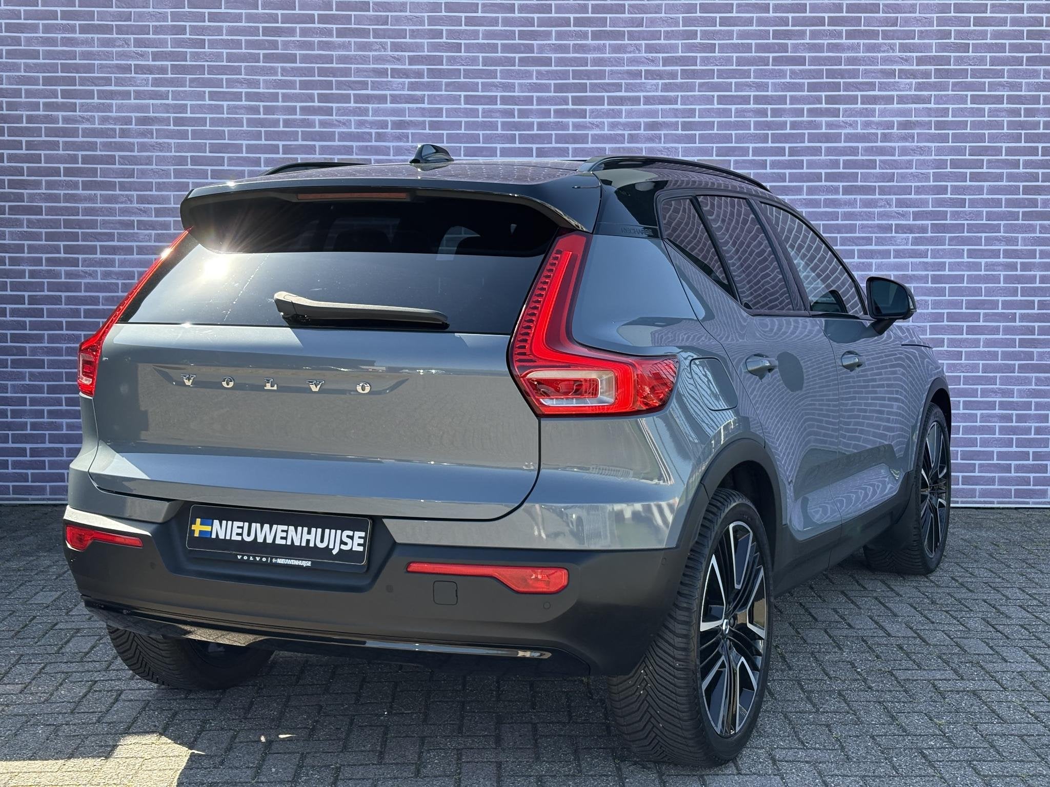 Volvo XC40 1.5 T5 RECHARGE R-Design | Trekhaak | Stoelverwar, Euro 6, 1712 kg, Automatische klimaatregeling, Plug-in hybride