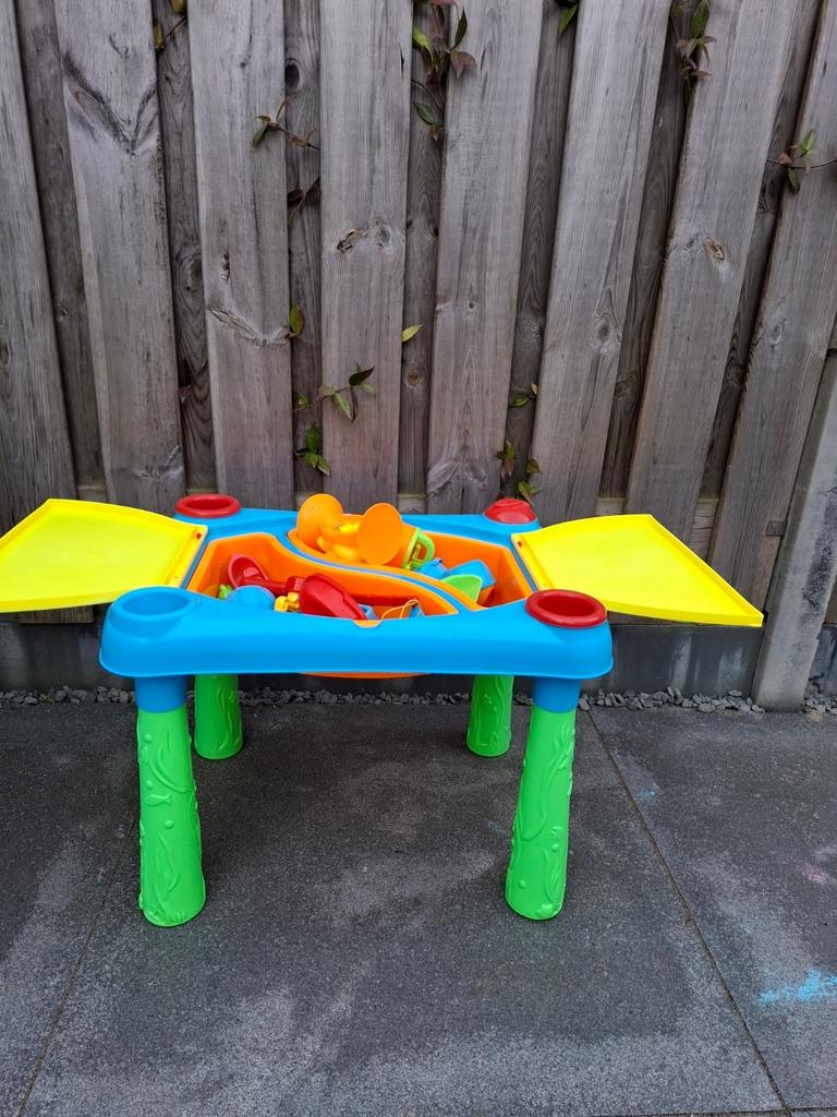 Watertafel met speelgoed, Ophalen, Gebruikt