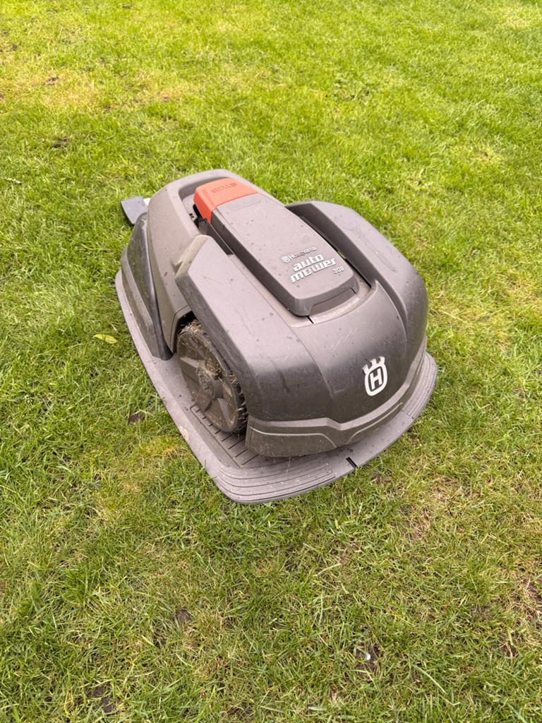 Husqvarna Automower 308 - defect laadstation, Ophalen, Gebruikt, Accu-grasmaaier