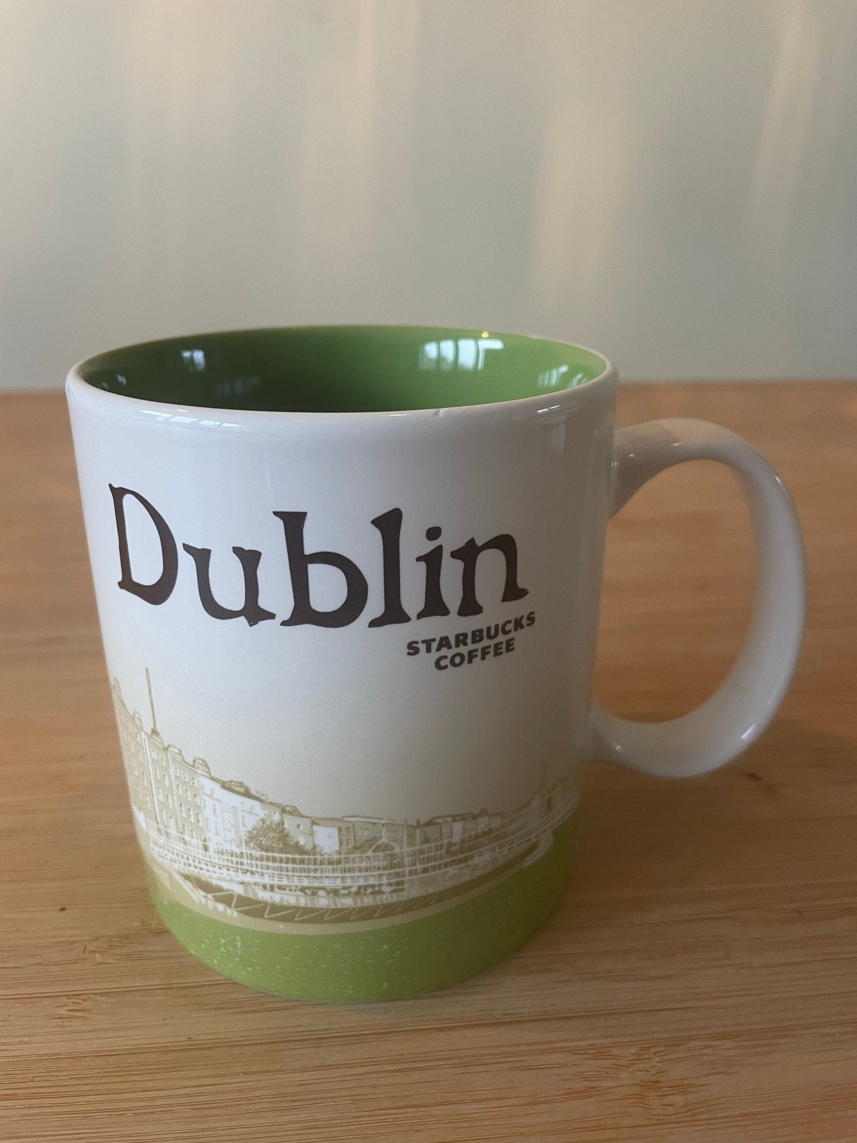 Starbucks Collector Mok Dublin, Verzamelen, Overige Verzamelen, Ophalen of Verzenden, Zo goed als nieuw