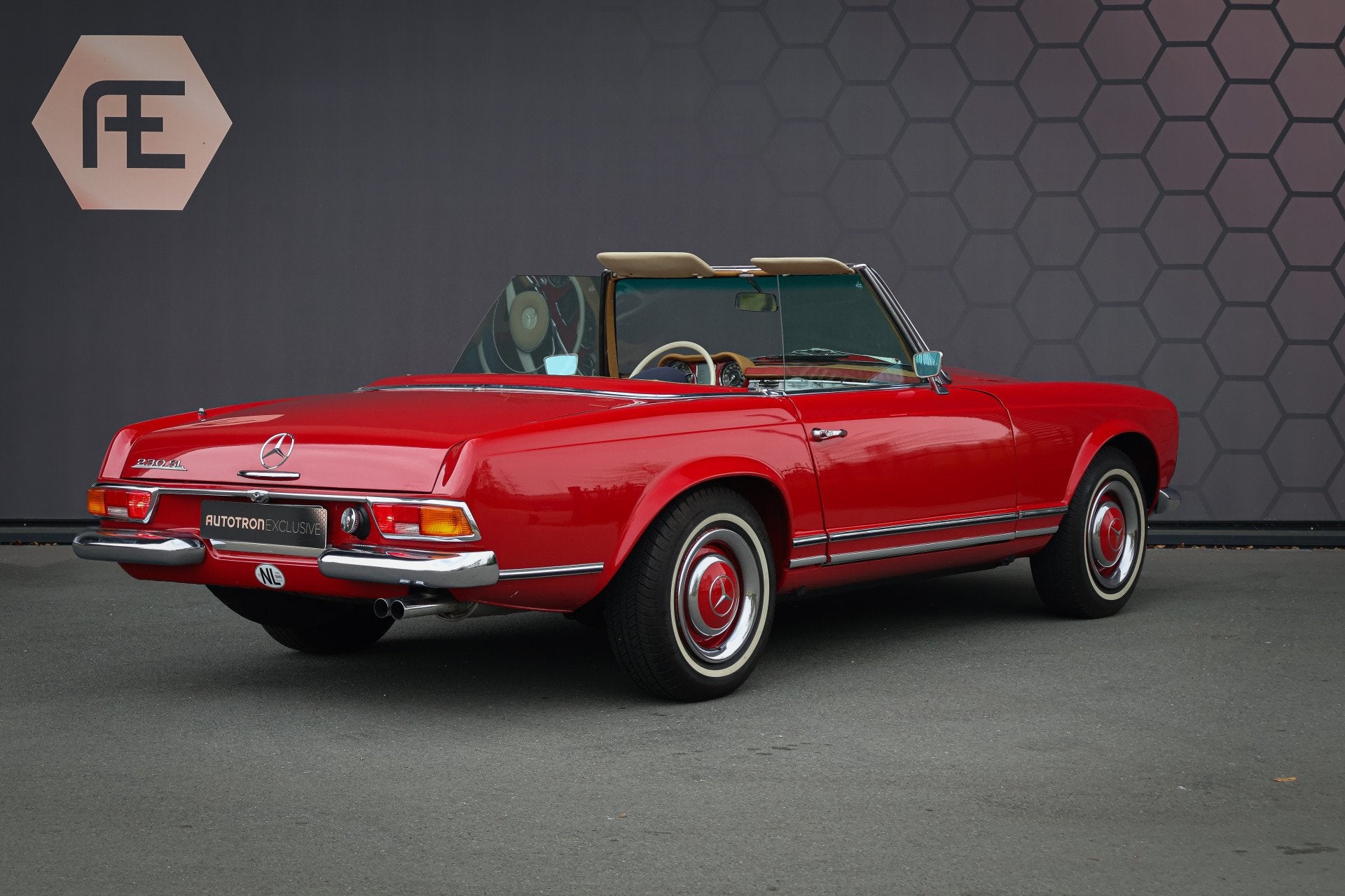 Mercedes-Benz 200-serie 230 SL Mercedes-Benz 230 SL, foto 2