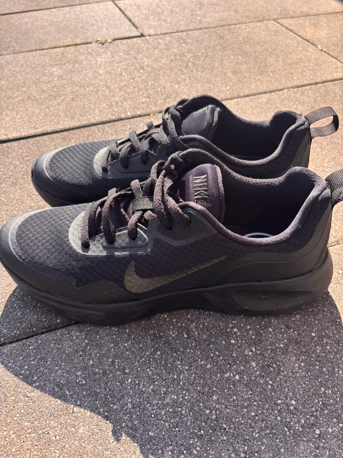 Nike sneakers schoenen maat 41, Ophalen, Zo goed als nieuw, Zwart