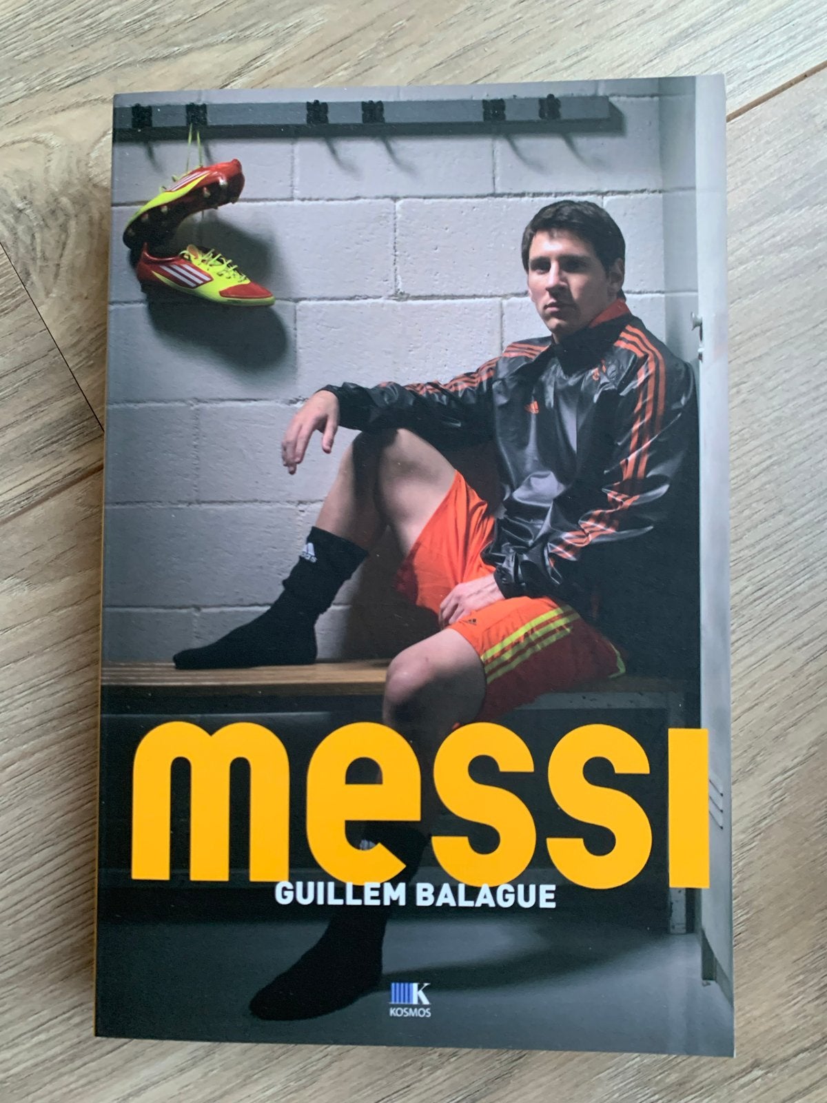 Messi - De biografie door Guillem Balague, Ophalen of Verzenden, Nieuw, Balsport