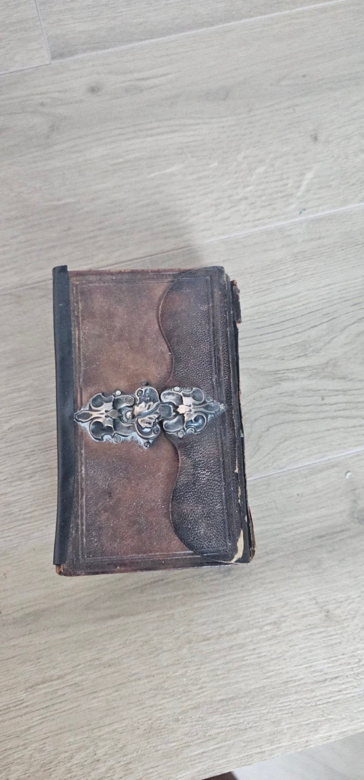 Antiek Nieuw Testament 1881 met zilveren  sluiting, Ophalen of Verzenden, Jezus Christus