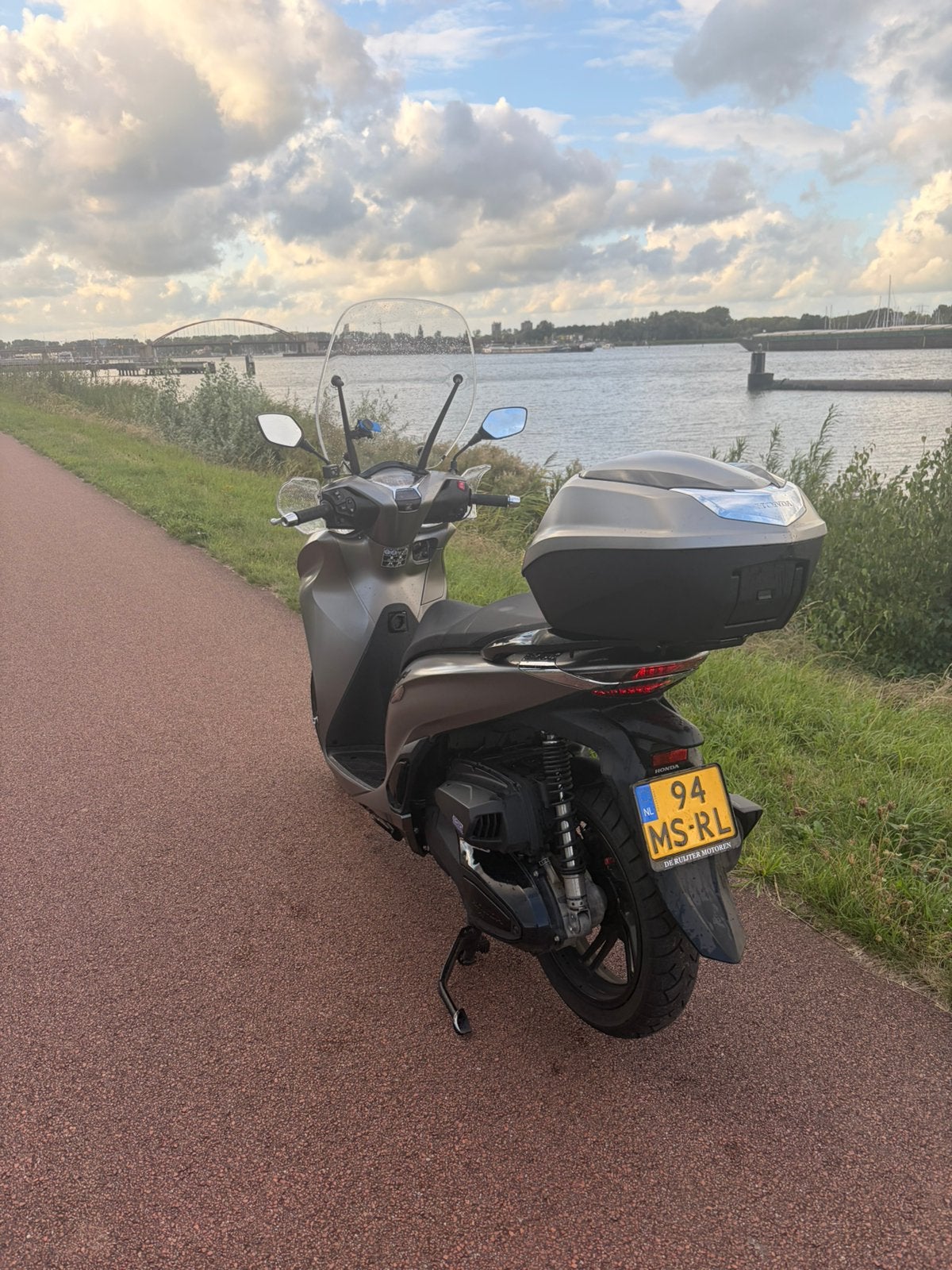 Foto 6 van Honda sh 350i 2023