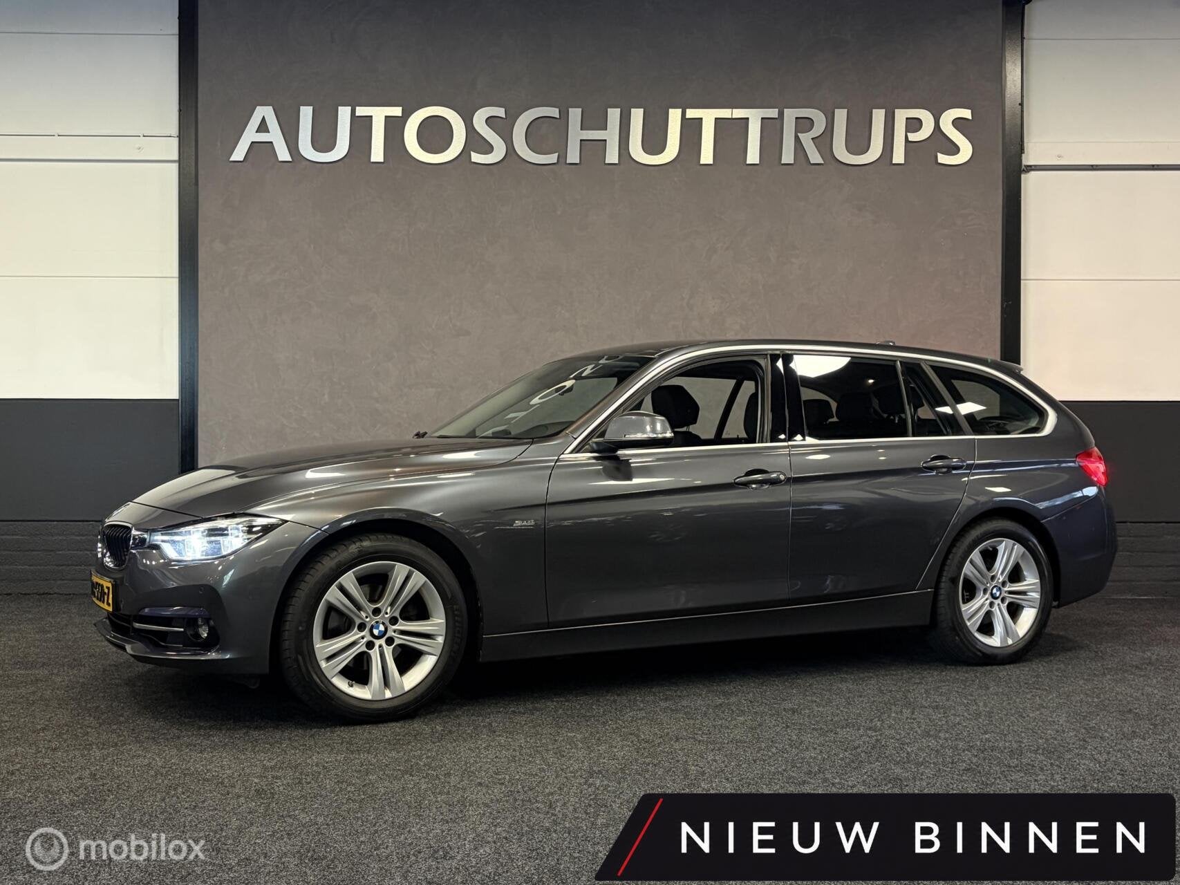 BMW 3-serie Touring 320i High Executive SPORTLINE / LEDER /, Automaat, 1998 cc, Achterwielaandrijving, 4 cilinders