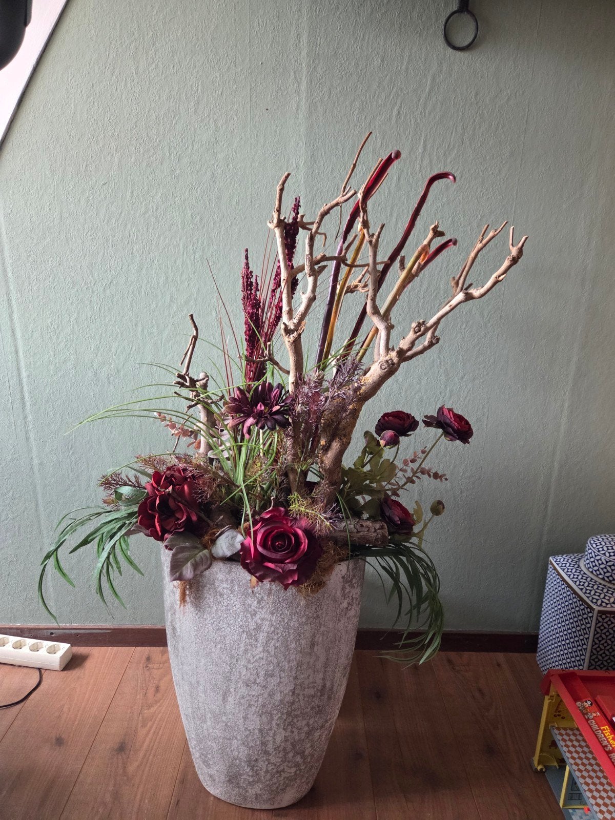 Prachtig kunstbloemstuk in pot - Rood/Groen, Ophalen, Zo goed als nieuw, Kunststof, Met pot of vaas