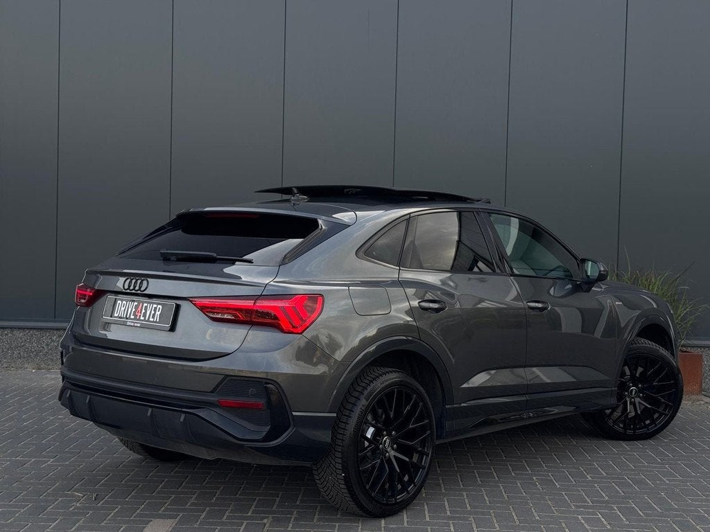 Audi Q3 Sportback 45 TFSI e 3x S Line PANO | NAVI | LEDER |, Auto's, Audi, Gebruikt, Met garantie (alle), Hybride Elektrisch/Benzine