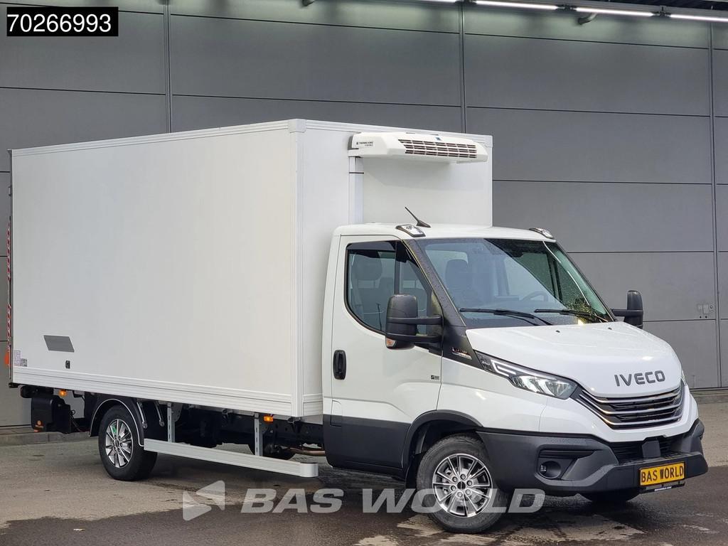 Iveco Daily 35S18 BPM VRIJ! 3.0L Laadklep Koelwagen Vriezer, Auto's, Bestelauto's, Automaat, Stof, Euro 6, 4 cilinders