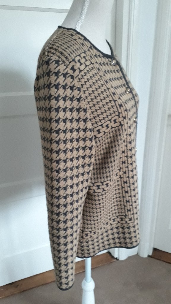 Mooi vest van Erica Rössler    maat 42, Verzenden, Beige, Maat 42/44 (L), Zo goed als nieuw