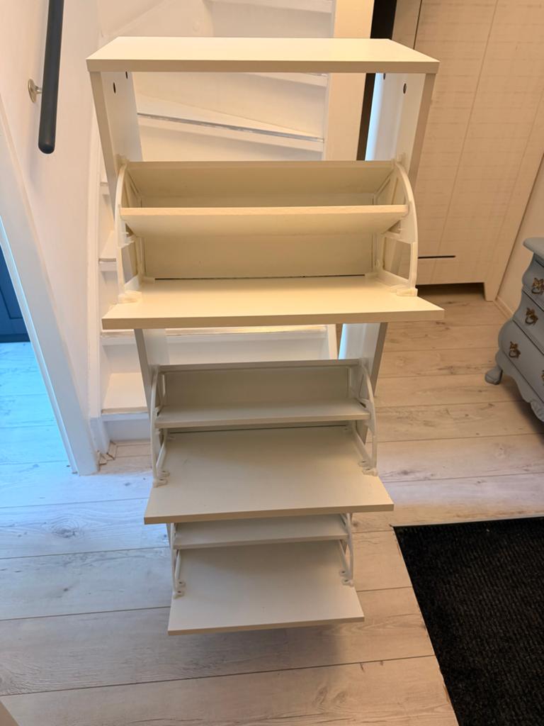 Witte schoenenkast IKEA BISSA met 3 vakken, Huis en Inrichting, Kasten | Schoenenkasten, Ophalen, Zo goed als nieuw
