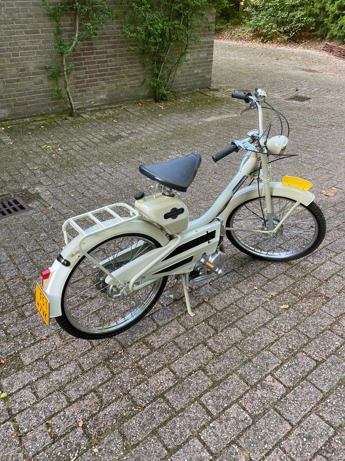 Typhoon Blits, Fietsen en Brommers, Maximaal 45 km/u, 49 cc, 1 versnellingen, Ophalen