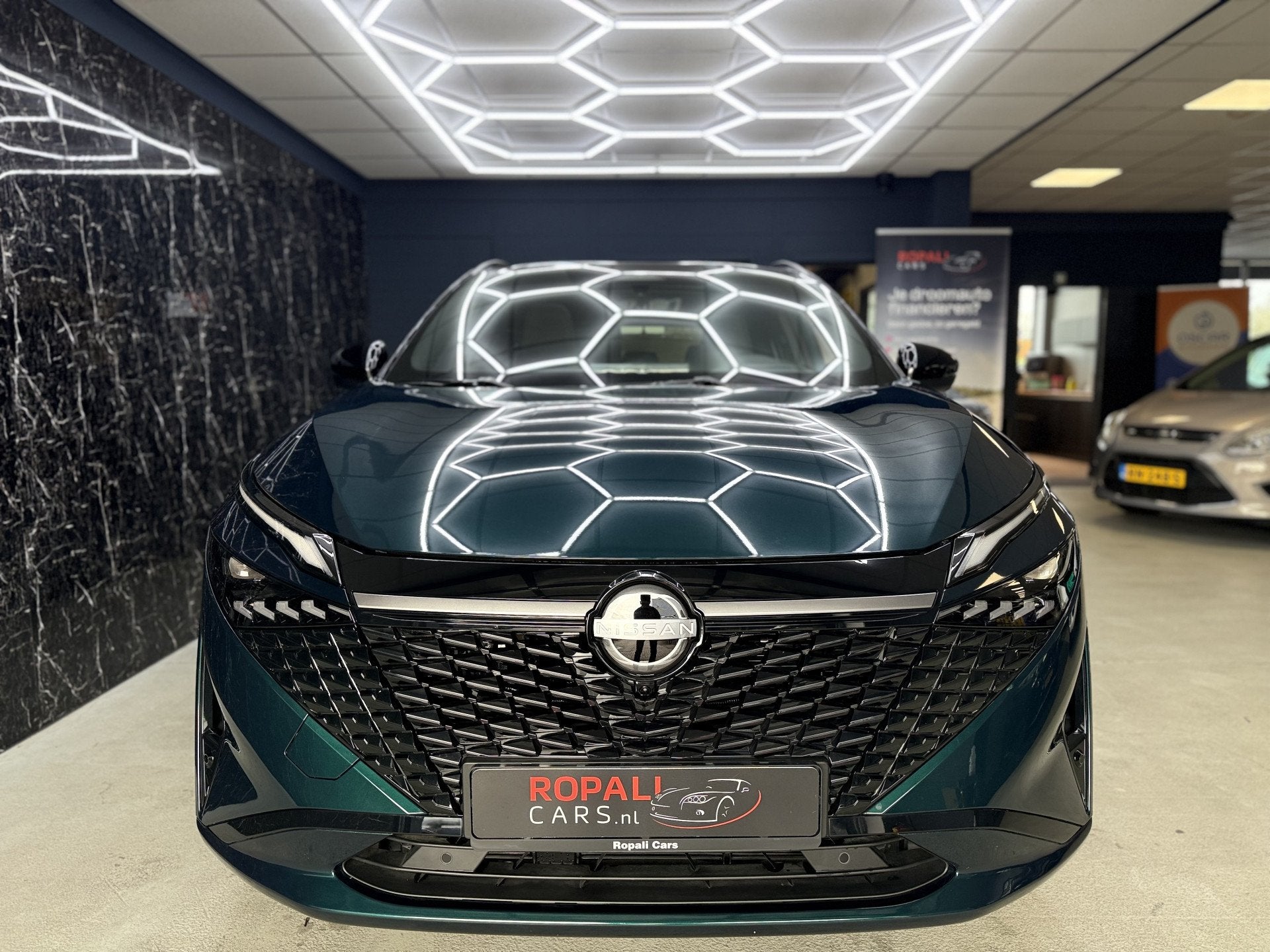 Nissan QASHQAI 1.3 MHEV N-Design Comfort pakket PANO CARPLAY, Auto's, Zwart, 4 cilinders, Leder, Bedrijf