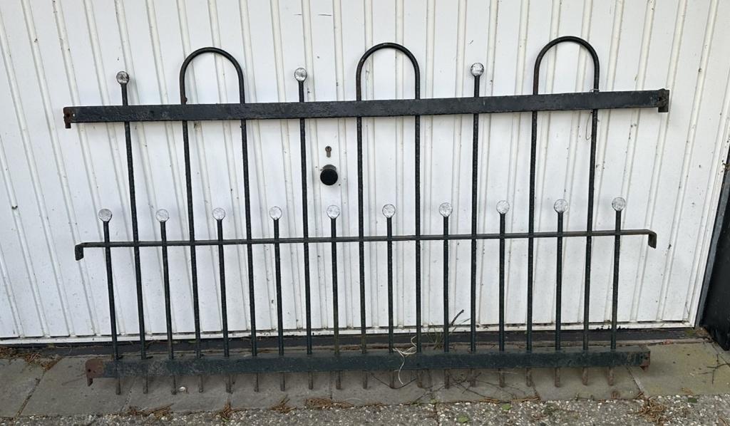 smeedijzeren hek 165 x 100, Tuin en Terras, Ophalen, Gebruikt, IJzer, Sierhekwerk