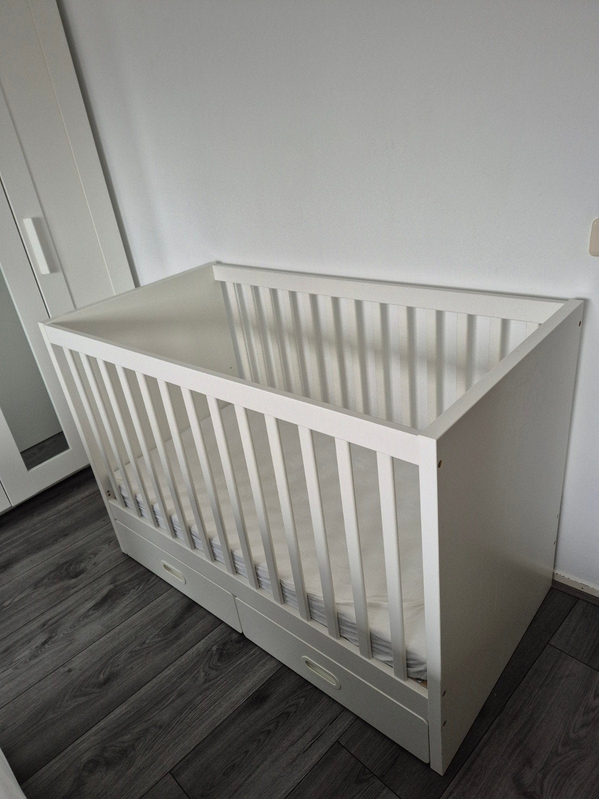 Babybed 120x60 - Wit ledikant met lade, Ophalen, Zo goed als nieuw, Ledikant