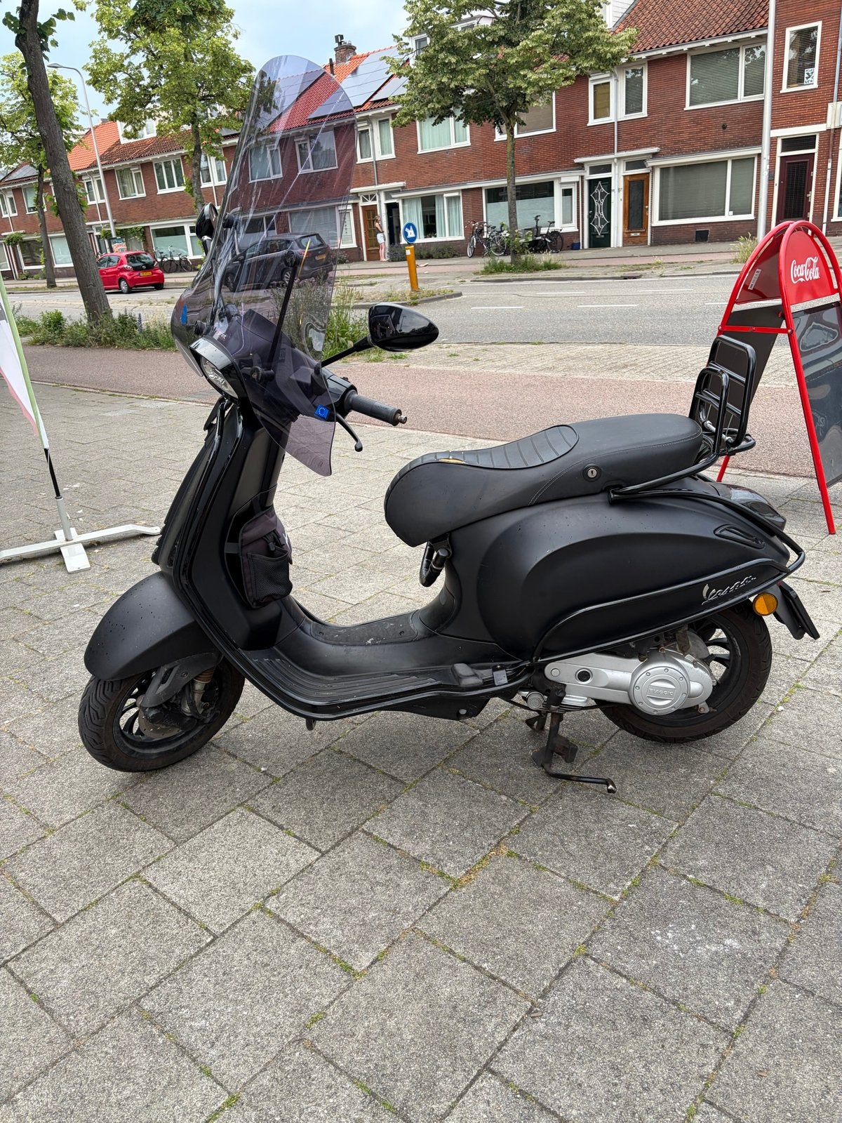 Matzwarte Vespa Sprint - Zo goed als nieuw, Fietsen en Brommers, Scooters | Vespa, Ophalen, Overige modellen, Maximaal 45 km/u