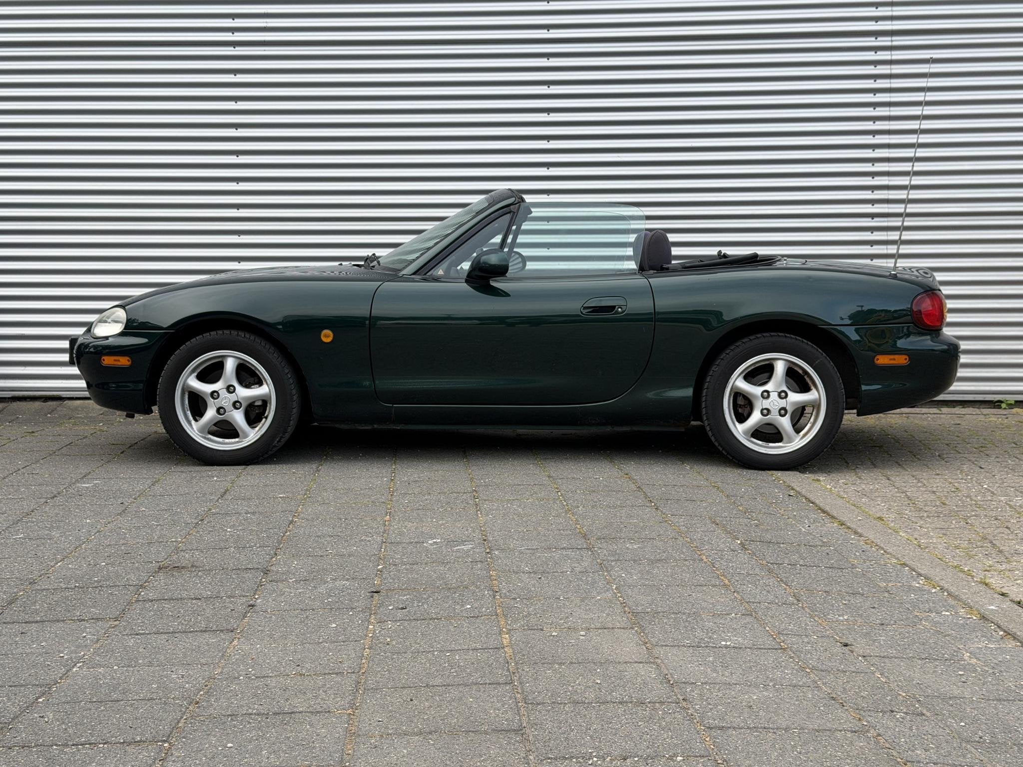 Mazda MX-5 1.6i + Hardtop | Goed onderhouden |, Zwart, 4 cilinders, Cabriolet, Origineel Nederlands