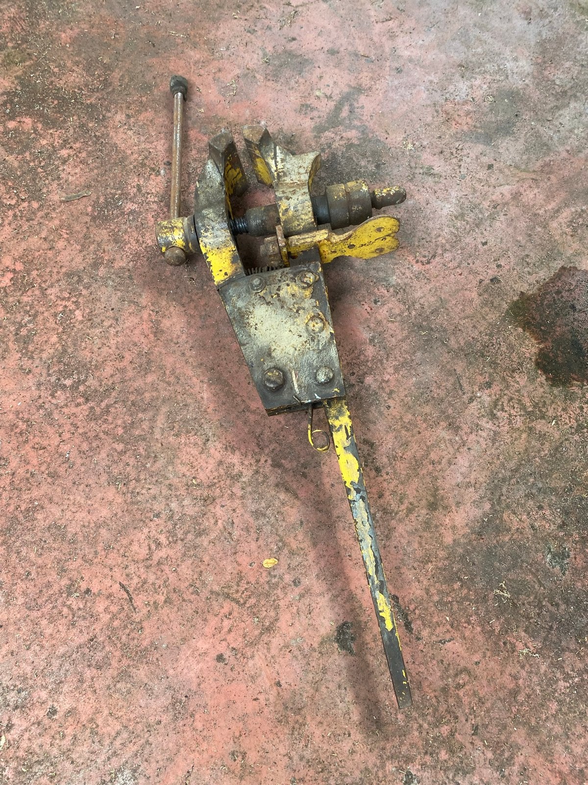 Gebruikte staart bankschroef zeer zwaar bekken 14cm, Ophalen, Gebruikt, Bankschroef, Overige merken