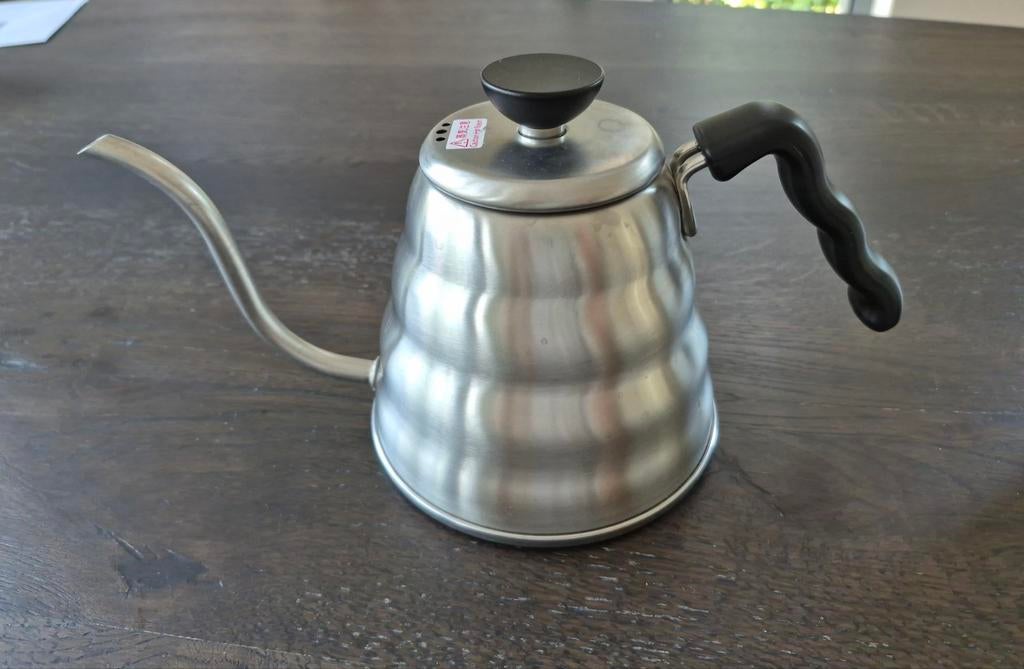 Hario V60 Bueno 1.2L fluitketel voor pour over koffie, Theepot/fluitketel, Zilver, Ophalen of Verzenden, Zo goed als nieuw