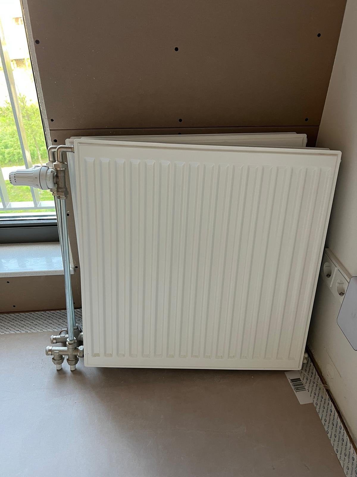 2 centrale verwarmingen radiatoren 60x60, Doe-het-zelf en Verbouw, Verwarming en Radiatoren, Ophalen, 30 tot 80 cm, 500 tot 800 watt